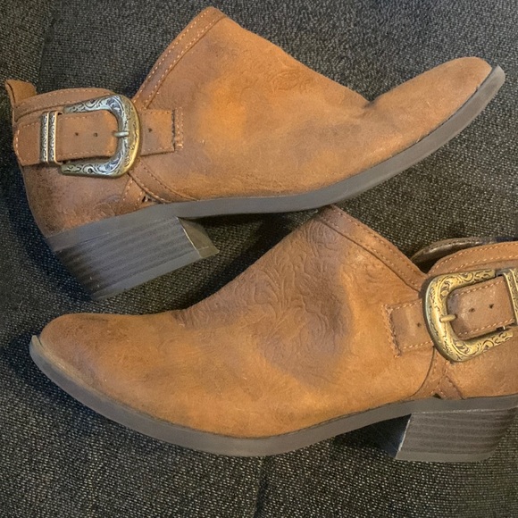 Womens brown White Mountain Ankle Boots- Size 8.5 - Picture 1 of 2
